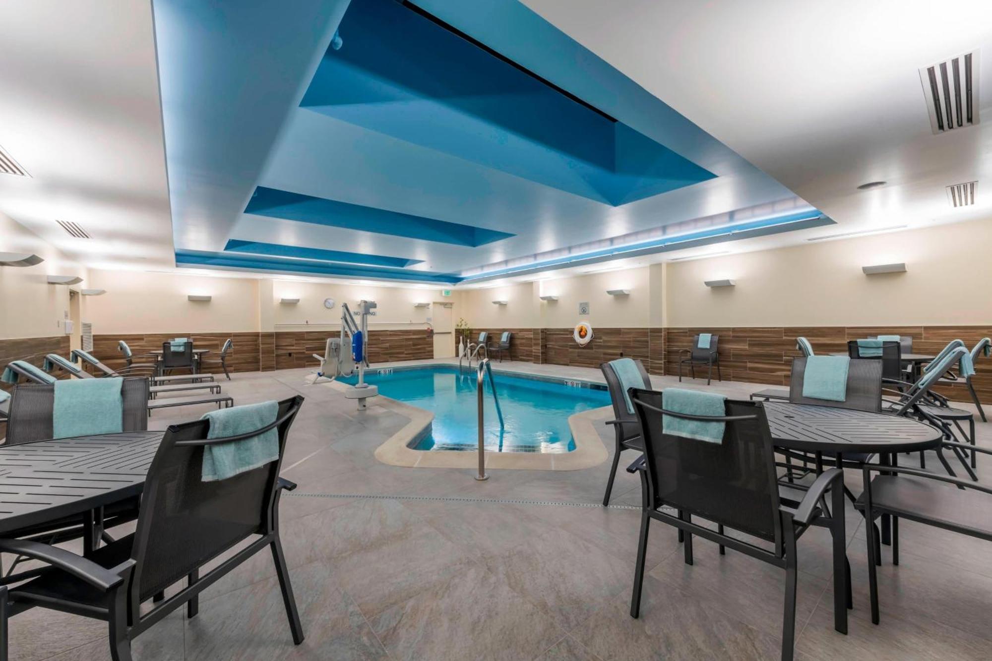 Fairfield Inn & Suites By Marriott Boston Marlborough/Apex Center Екстериор снимка
